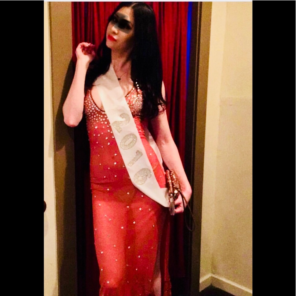 Brow Hand Mand Diamondessed Gown